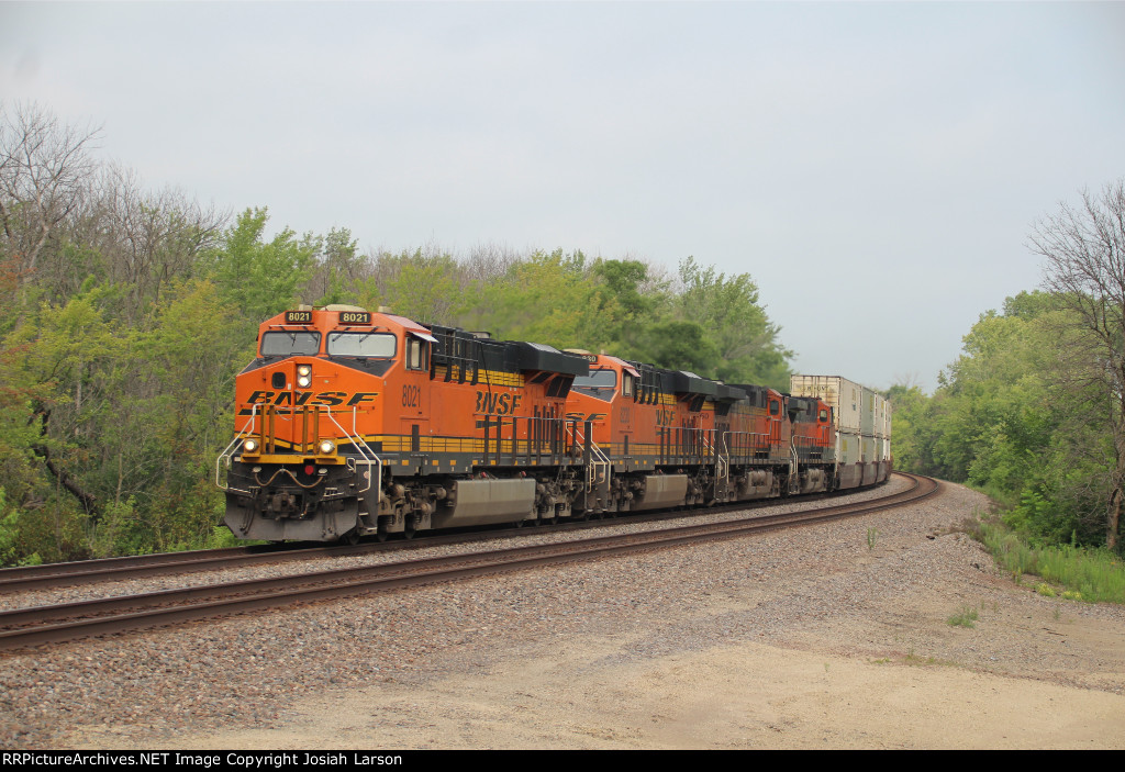 BNSF 8021 East